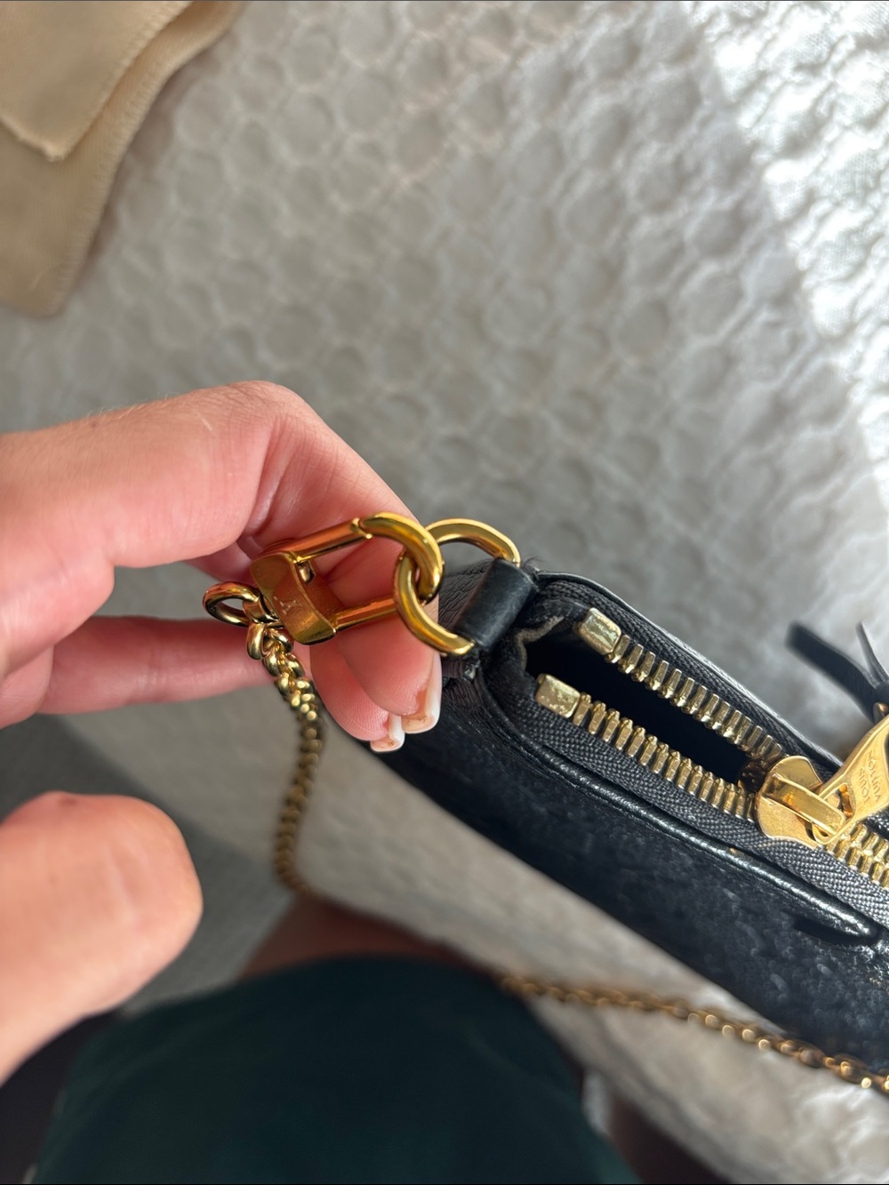 Louis Vuitton easy pouch on strap - Picture 13 of 16